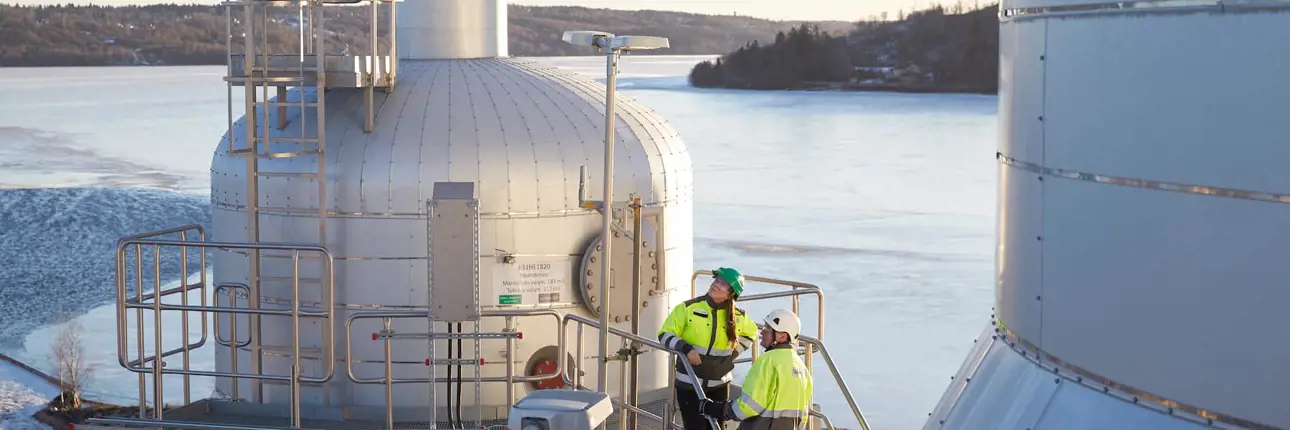 Valmet employee view a Swedish mill